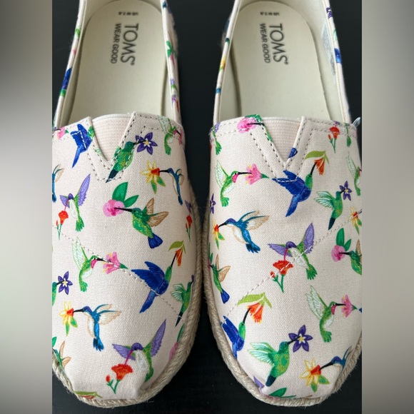 TOMS HUMMINGBIRD PRINT SHOES Pink Flat | Size: W7.5 - Picture 6 of 8